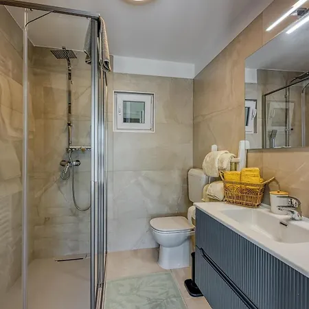 Apartment A&e With Sea View Tar-Vabriga