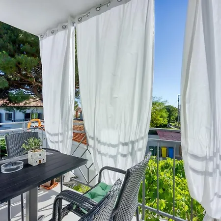 A&e With Sea View Tar-Vabriga